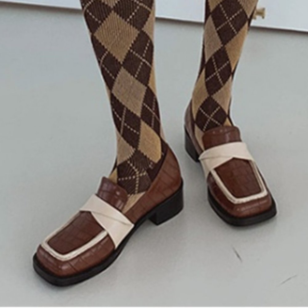 vintage color contrast square toe heeled loafer